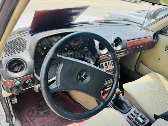 DORE DEN 1984 MODEL 123 KASA MERCEDES 230.4