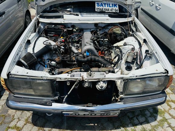 DORE DEN 1984 MODEL 123 KASA MERCEDES 230.4