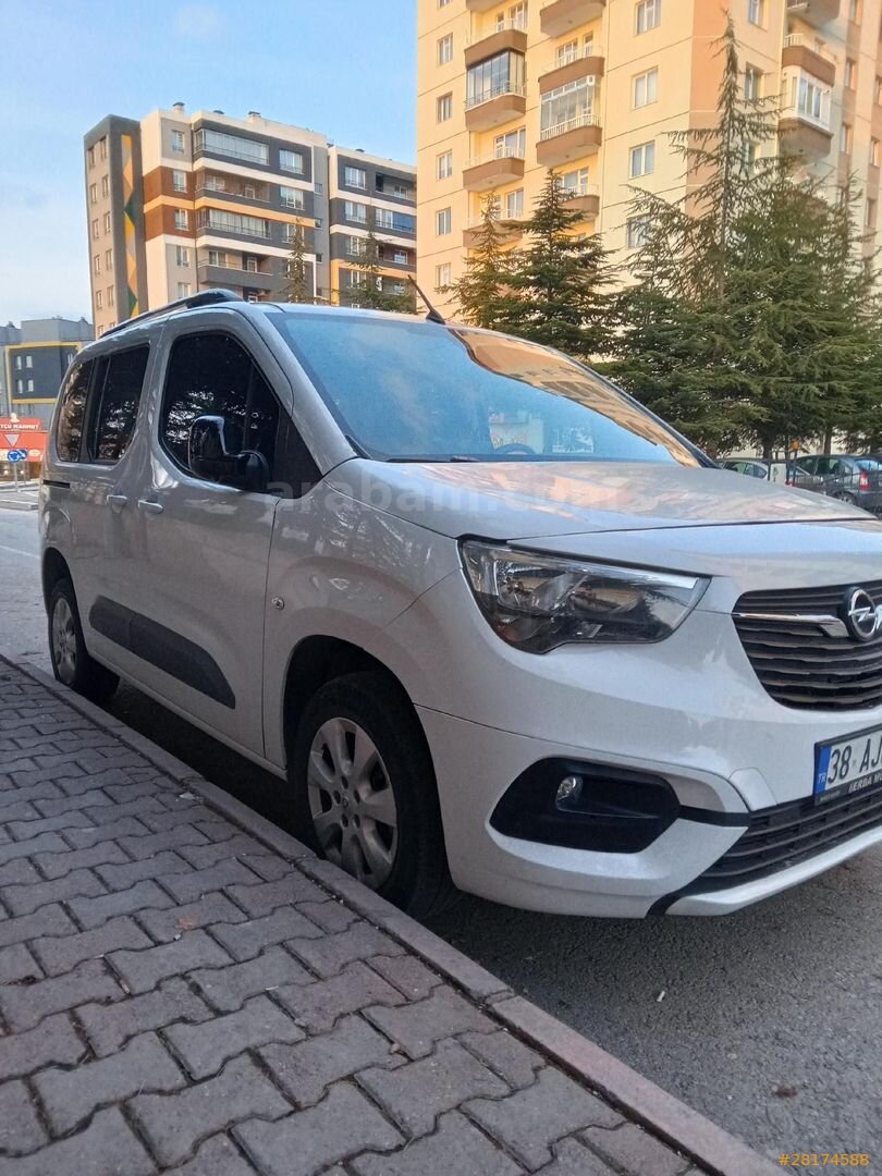 Sahibinden Opel Combo 1.5 CDTI Elegance 2022 Model Kayseri 71.508 km Beyaz 4