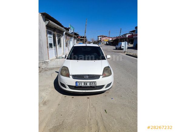 Sahibinden Ford Fiesta 1.4 TDCi Comfort 2006 Model  325.000 km Beyaz