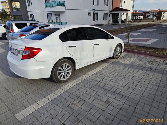 Sahibinden Honda Civic 1.6 i-VTEC ECO Elegance 2013 Model
