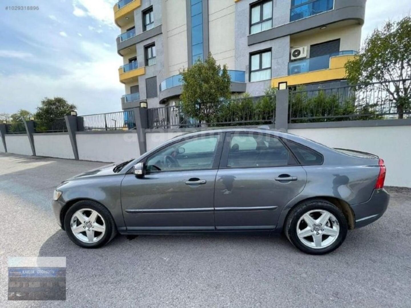 Galeriden Volvo S40 2.0 D 2009 Model İzmir 301.000 km Gri 4