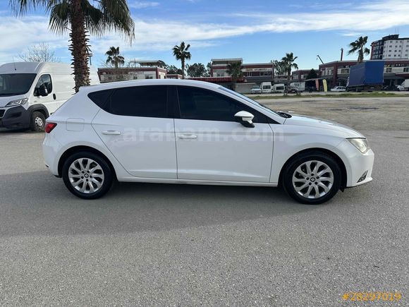 2015 MODEL DİZEL OTOMATİK BOYASIZ HATASIZ HASAR KAYITSIZ 
