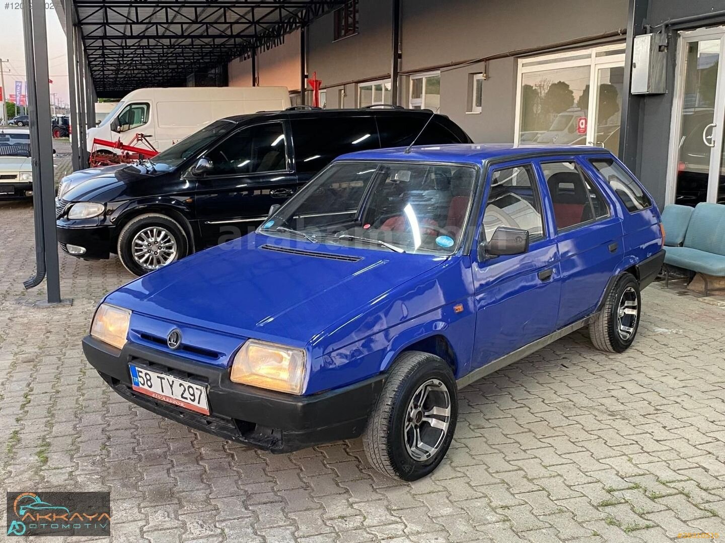 Galeriden Skoda Favorit 1.3 LX 1993 Model Sivas 101.500 km Mavi 5