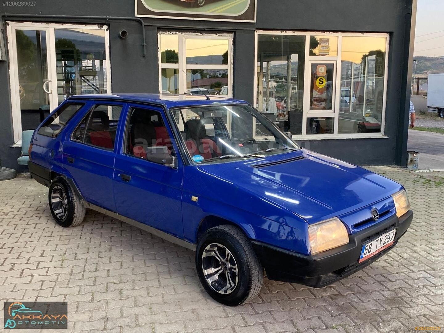 Galeriden Skoda Favorit 1.3 LX 1993 Model Sivas 101.500 km Mavi 1