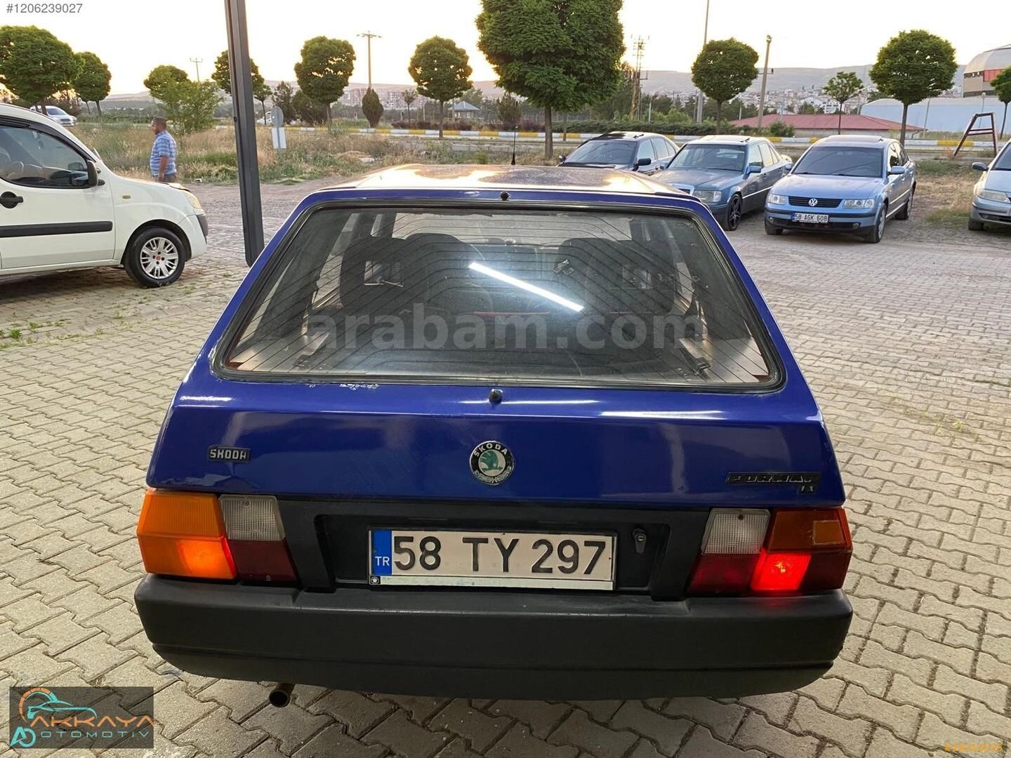 Galeriden Skoda Favorit 1.3 LX 1993 Model Sivas 101.500 km Mavi 7
