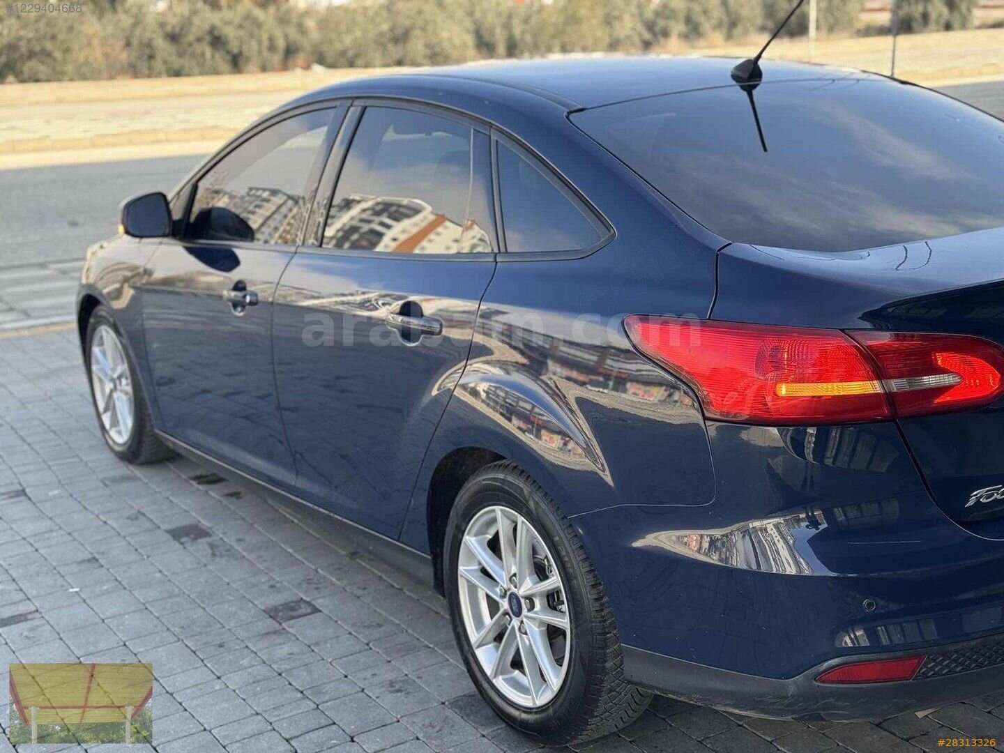Galeriden Ford Focus 1.5 TDCi Trend X 2017 Model Gaziantep 351.000 km Lacivert 4