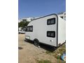 far, stop,  3,90 karavan