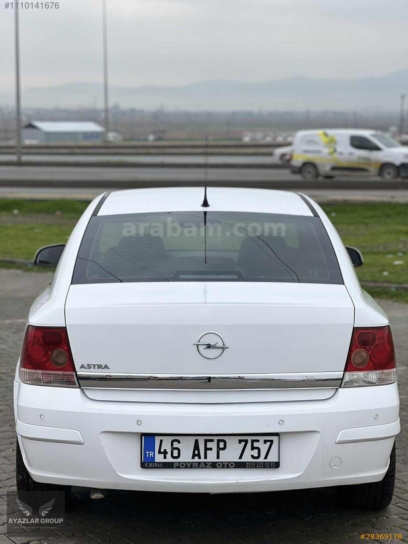 Galeriden Opel Astra 1.6 Enjoy 111.Yıl 2012 Model Kahramanmaraş 177.000 km Beyaz 5