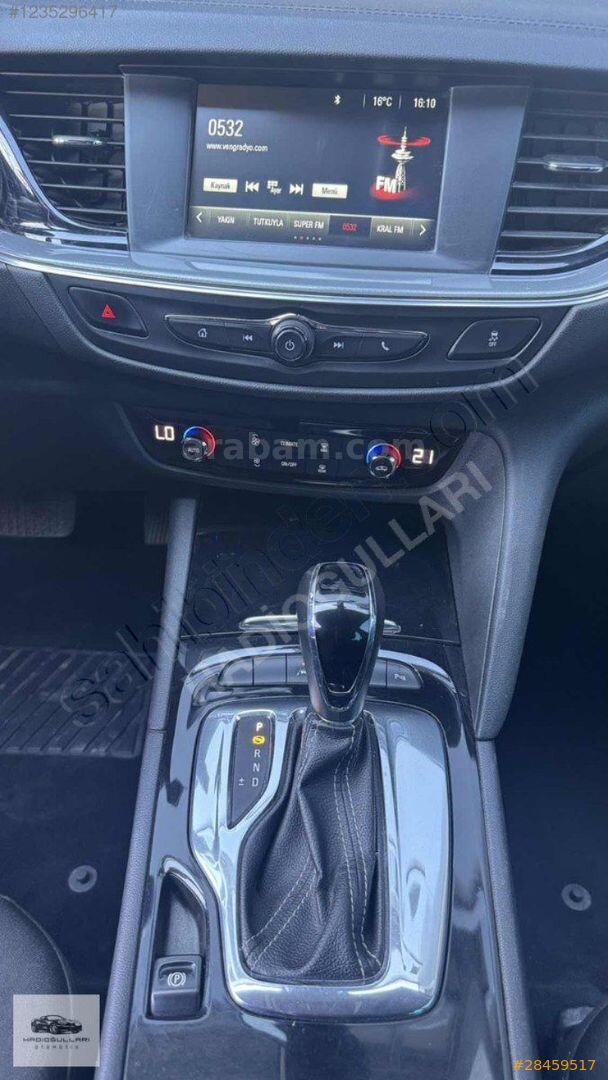 Galeriden Opel Insignia 1.6 CDTI Grand Sport Design 2018 Model Mardin 231.000 km Beyaz 4