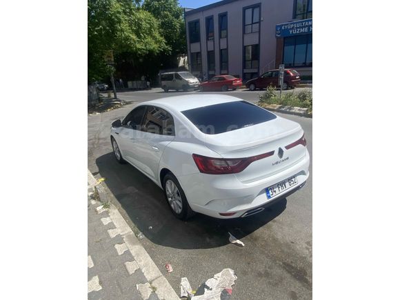 Sahibinden Renault Megane 1.3 TCe Joy 2022 Model 