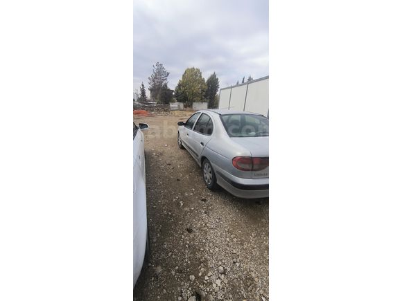 Sahibinden Renault Megane 1.4 RTA 2002 Model