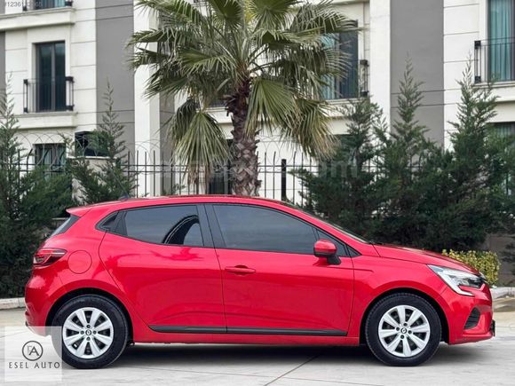 2022 RENAULT CLİO 1.0 TCe JOY GERİ GÖRÜŞ CAR PLAY 76.000 KM