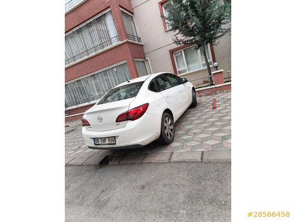 Sahibinden bayan Opel Astra 1.6CDTI notchback  otomatik 2017 Model