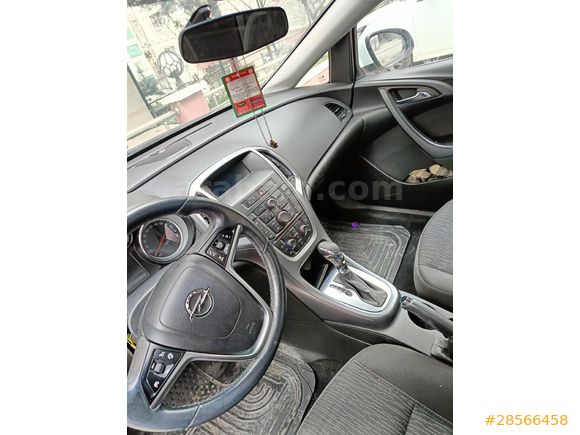 Sahibinden bayan Opel Astra 1.6CDTI notchback  otomatik 2017 Model