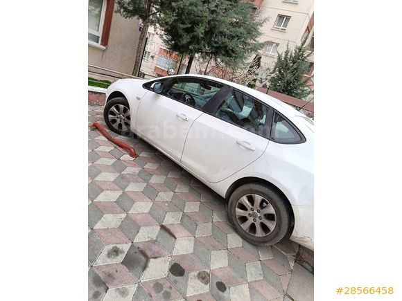 Sahibinden bayan Opel Astra 1.6CDTI notchback  otomatik 2017 Model