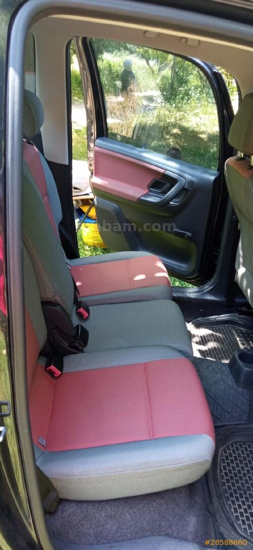 Sahibinden Skoda Roomster 1.2 Style 2008 Model İstanbul 150.000 km Siyah 3