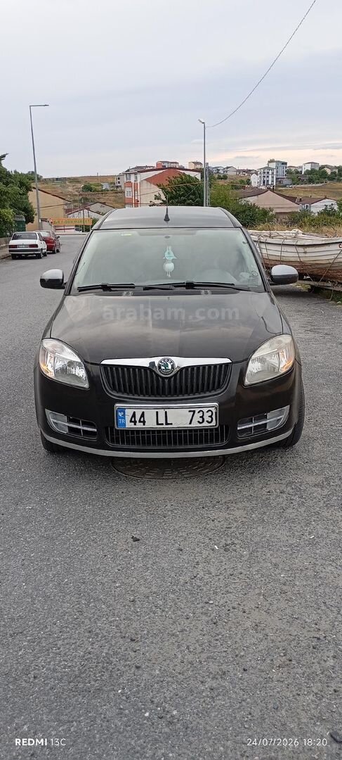 Sahibinden Skoda Roomster 1.2 Style 2008 Model İstanbul 150.000 km Siyah 1