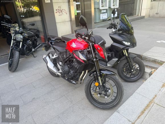 HALF MOTO 2024 HONDA CB 500 HORNET