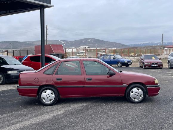 1993 MODEL OPEL VECTRA 2.0 GL MUAYENESİ YENİ