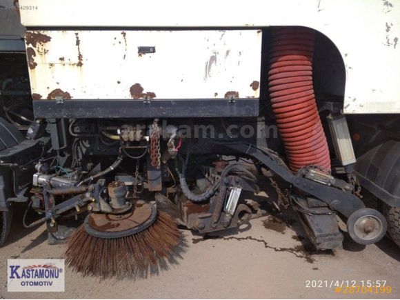 KASTAMONU OTOMOTİV'DEN YOL SÜPÜRME ROBOTU