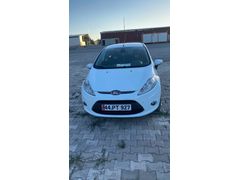 Sahibinden Ford Fiesta 1.4 Titanium 2012 Model aracının bütün bakımları yapışmıştır kışlık ve yazlık lastikleriyle verilecektir muayene ve tüp tankı y