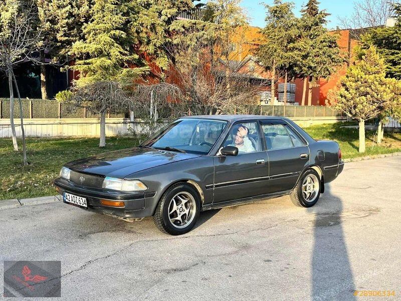 Galeriden Toyota Corona 2.0 XL 1991 Model Konya 384.000 km Füme