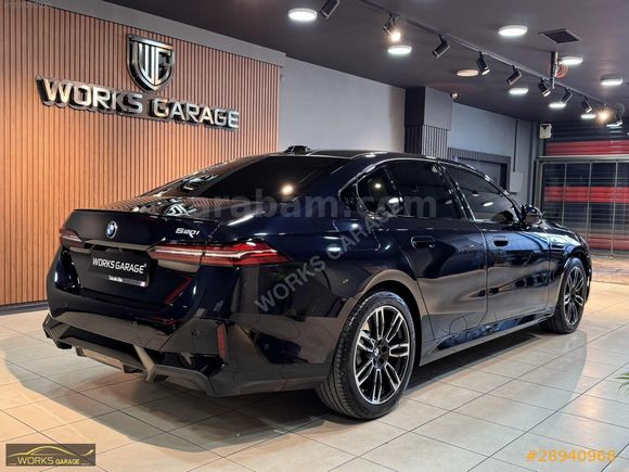 WORKS'dan HATASIZ 2024 5.20i İÇİ KIRMIZI M SPORT