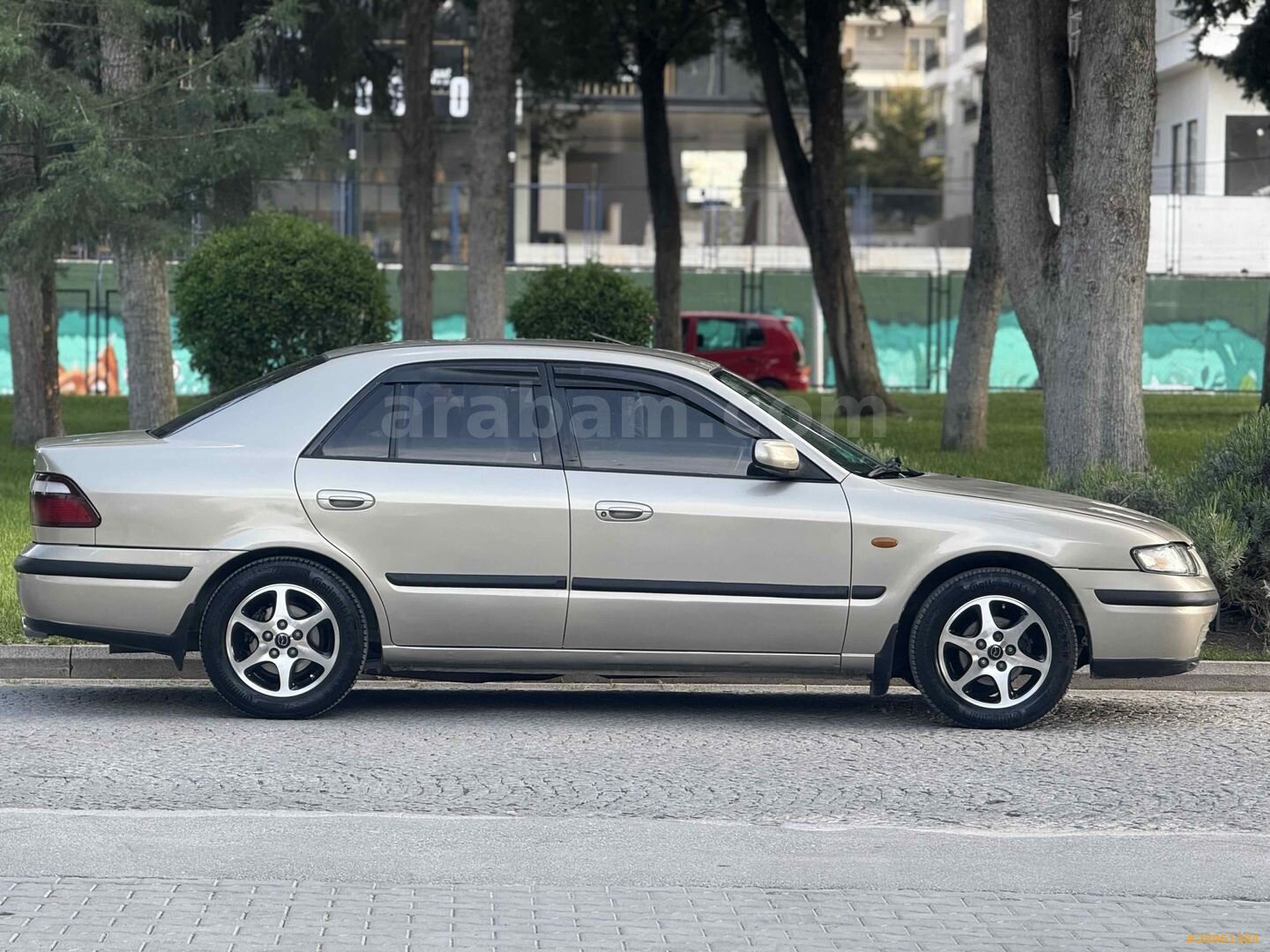 Galeriden Mazda 626 2.0 GT 2001 Model Denizli 380.000 km Şampanya 5