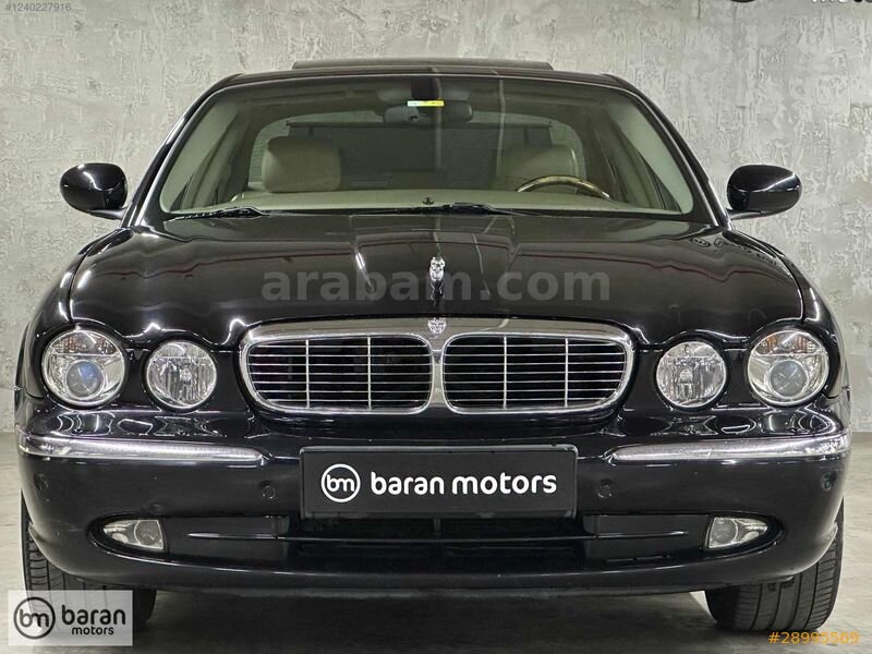 Galeriden Jaguar XJ XJ8 4.2 2003 Model İstanbul 201.860 km Siyah 1