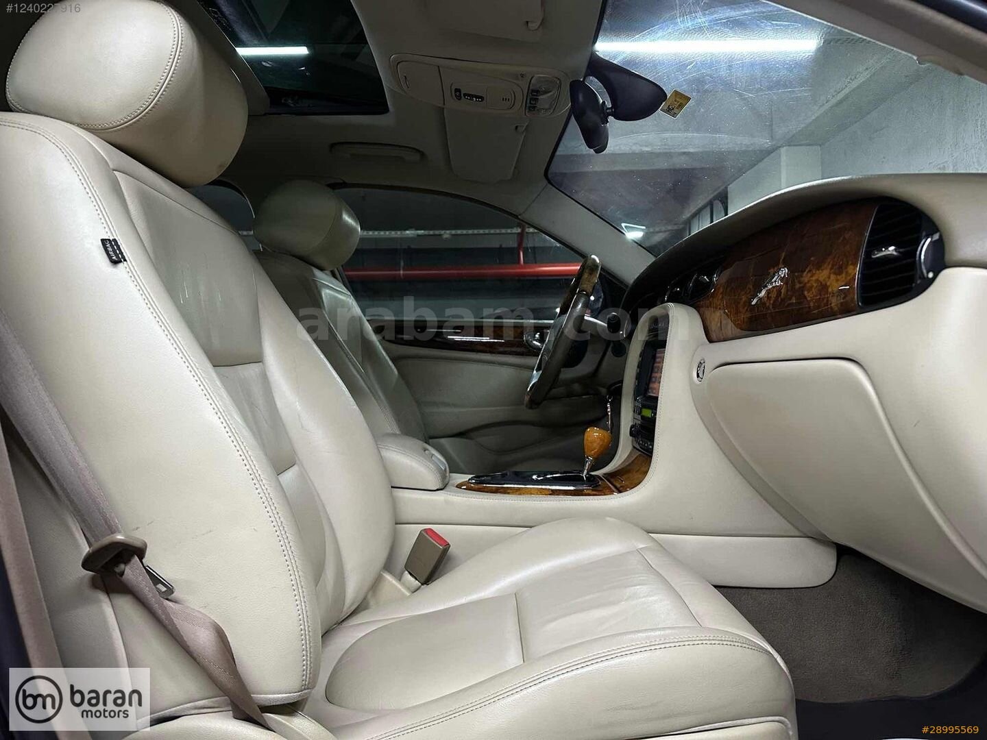 Galeriden Jaguar XJ XJ8 4.2 2003 Model İstanbul 201.860 km Siyah 7