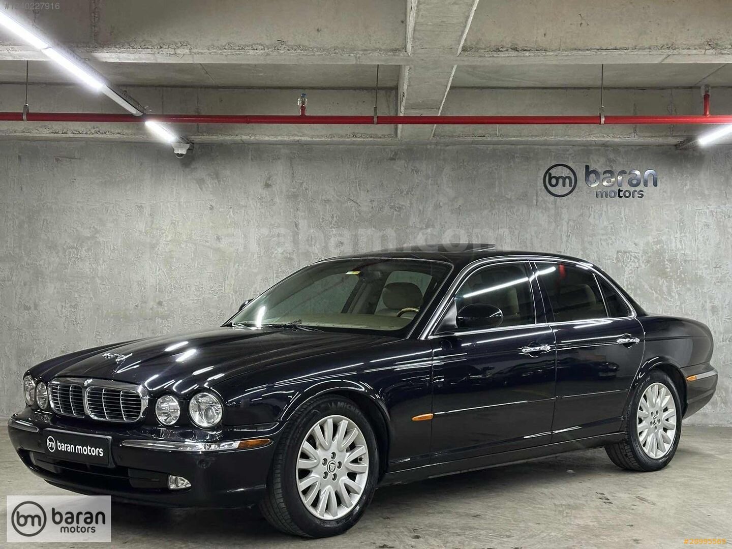 Galeriden Jaguar XJ XJ8 4.2 2003 Model İstanbul 201.860 km Siyah 2