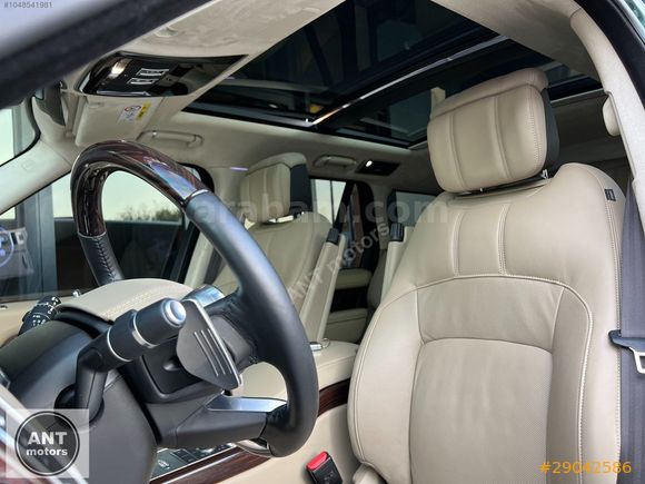 BORUSAN BRITISH RACING GREEN RANGE ROVER 2.0PHEV AUTOBIOGRAPHY