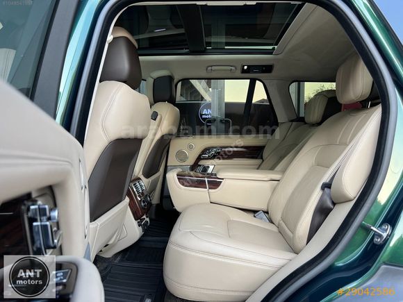 BORUSAN BRITISH RACING GREEN RANGE ROVER 2.0PHEV AUTOBIOGRAPHY