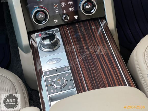 BORUSAN BRITISH RACING GREEN RANGE ROVER 2.0PHEV AUTOBIOGRAPHY