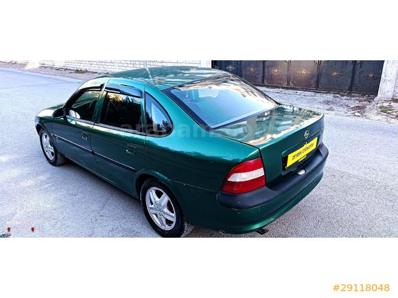Galeriden Opel Vectra 2.0 CD 1996 Model Konya