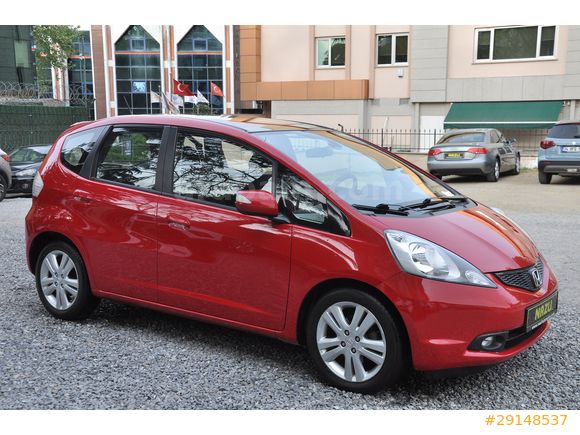 2011 HONDA JAZZ ( senetle taksitlendirme seçeneğimiz vardır )