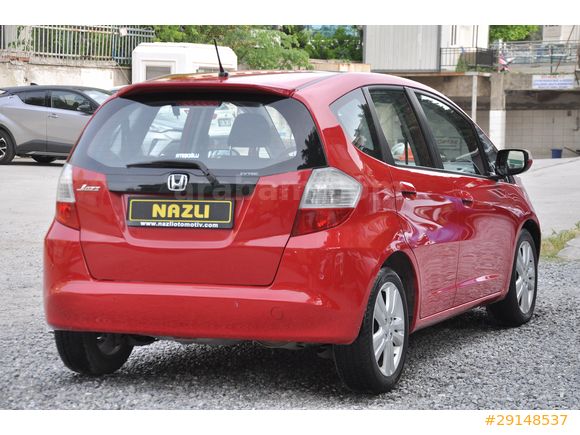2011 HONDA JAZZ ( senetle taksitlendirme seçeneğimiz vardır )