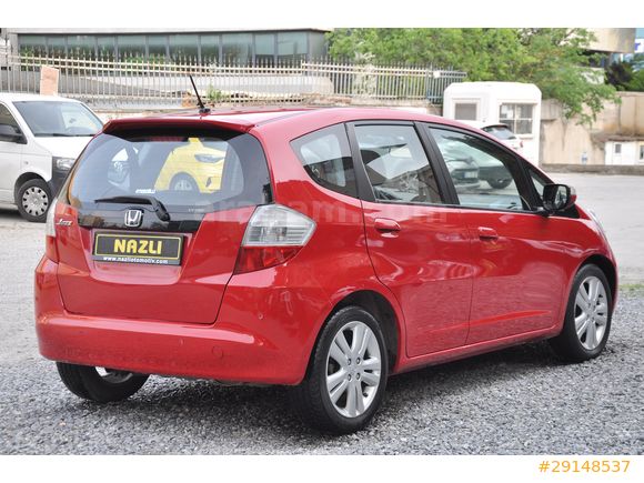 2011 HONDA JAZZ ( senetle taksitlendirme seçeneğimiz vardır )