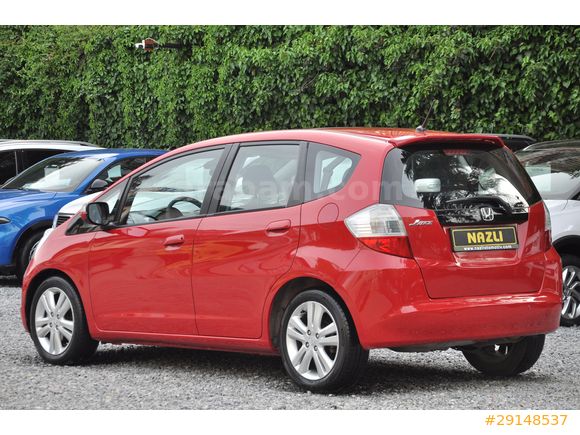 2011 HONDA JAZZ ( senetle taksitlendirme seçeneğimiz vardır )