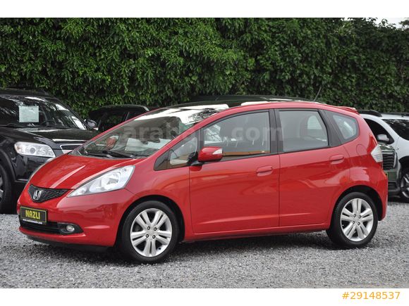 2011 HONDA JAZZ ( senetle taksitlendirme seçeneğimiz vardır )