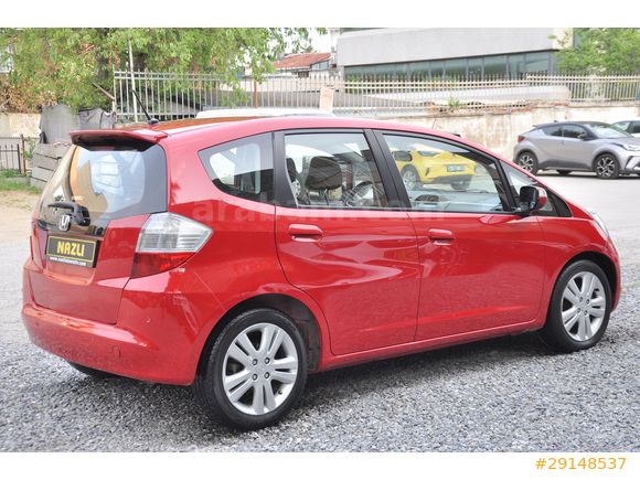 2011 HONDA JAZZ ( senetle taksitlendirme seçeneğimiz vardır )