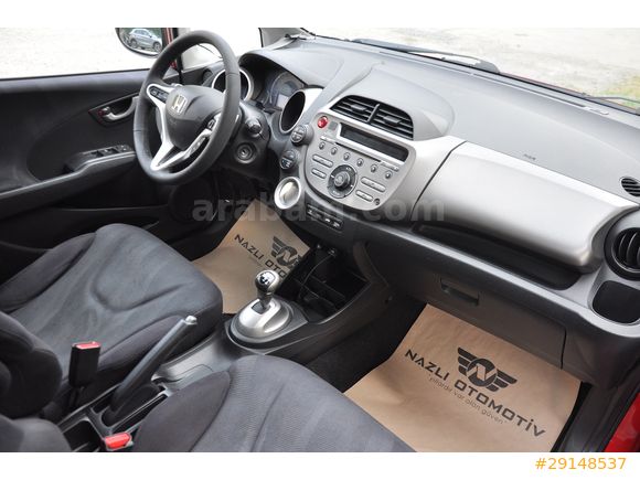 2011 HONDA JAZZ ( senetle taksitlendirme seçeneğimiz vardır )