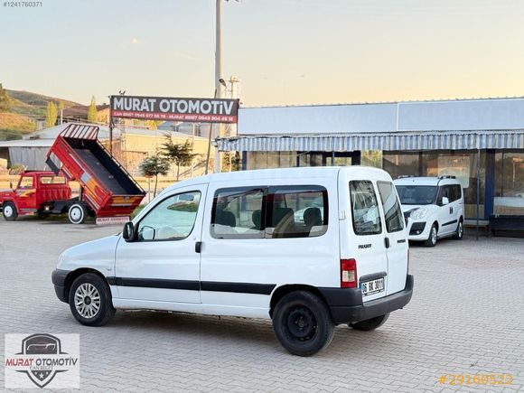2000 MODEL OTOMOBIL RUHSATLI 2YIL DA BIR MUAYNELI PEJO PARTNER
