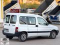 2000 MODEL OTOMOBIL RUHSATLI 2YIL DA BIR MUAYNELI PEJO PARTNER