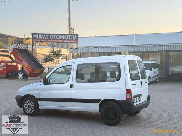 2000 MODEL OTOMOBIL RUHSATLI 2YIL DA BIR MUAYNELI PEJO PARTNER