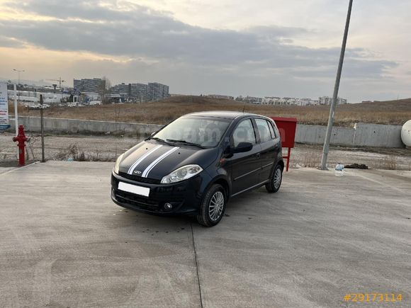 Sahibinden Chery Kimo 1.3 Forza 2011 Model çok temiz orjinal ve değişen sökülüp takılan bir parçası yoktur.