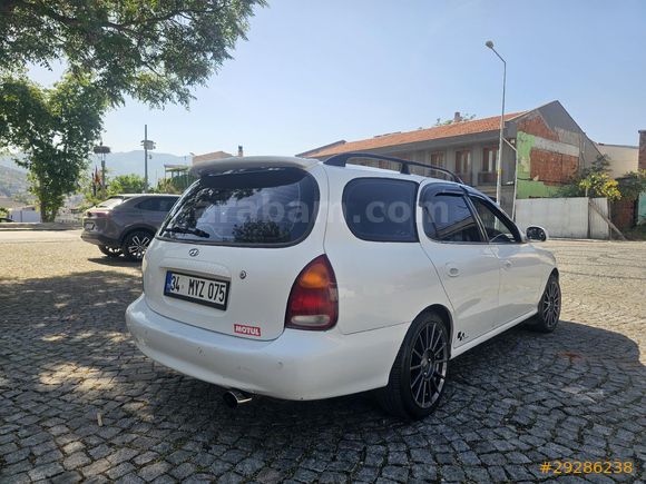 Hyundai Elantra 1.8 GLS 1996 Model