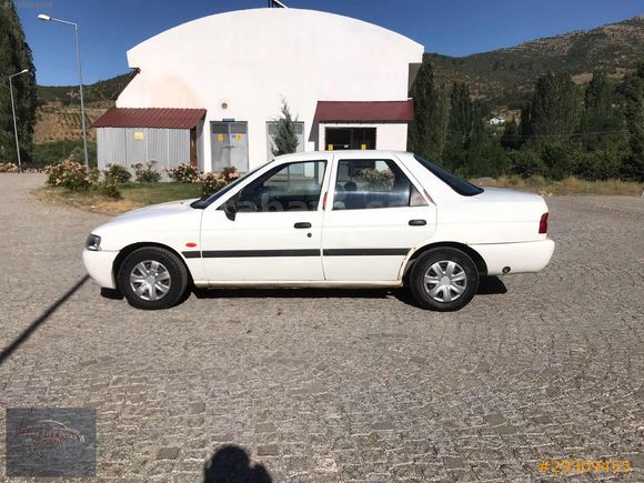 ESCORT 1.6 sıfır boya MASRAFSIZ ( BAYRAMLIK )