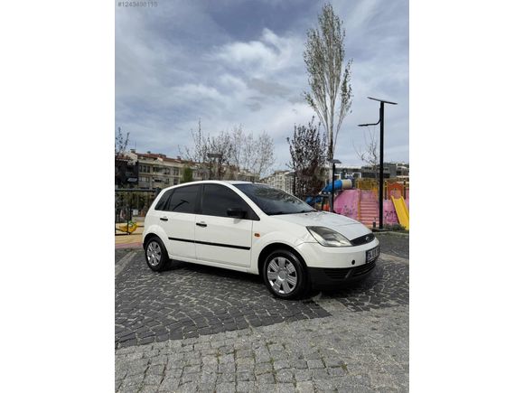 FORD FİESTA 1.4 DTCI DEĞİŞENSİZ TEMİZ FULL BAKIMLI